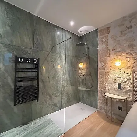 Apartment Louvre -notre Dame 2bd, 2bath Ac *